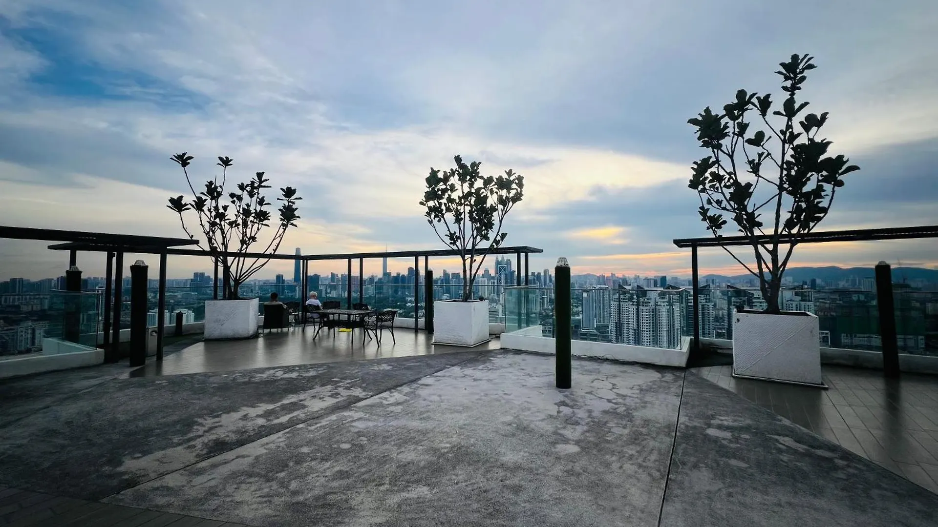 Rosewood Suites At Reizz Residence Kuala Lumpur 0*,